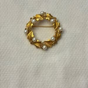 Vintage gold tone and faux pearl Monet gold brooch